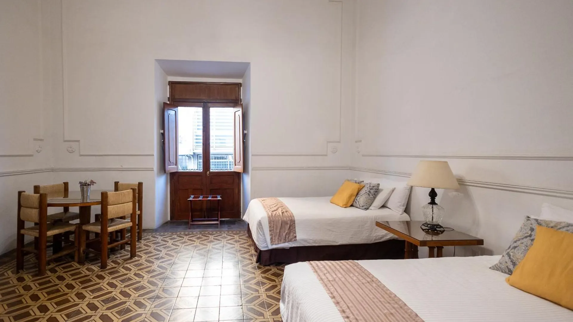 Πανσιόν Casa Araiza Ξενοδοχείο Γκουανταλαχάρα